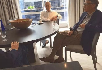 比尔·盖茨再度承认婚内出轨，遭爱泼斯坦拿捏威胁
