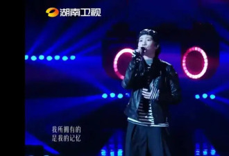 《歌手》舞台上的窦靖童，声音和造型都很孝顺妈咪王菲