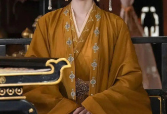 39岁毛林林近况曝光！出道20年还是单身，如今年纪轻轻却成妈妈专业户