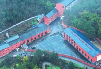 女子被送“素质教育基地” 男友寻找时拍下教官打学员