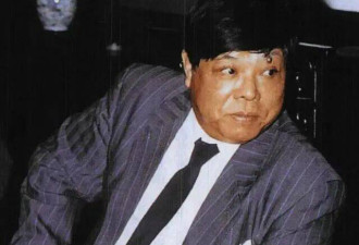 最败家千金：父亲登顶华人首富，她5年败空帝国