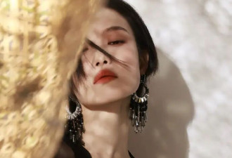 倪妮穿黑色透视装大秀傲人事业线！魔鬼身材性感火辣