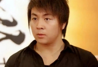 38岁释小龙近况曝光！与何洁分手后娶素人生下一女，如今成宠妻狂魔