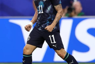 世界杯：美国4-1巴拉圭 巴洛贡2球+雷纳压哨破门