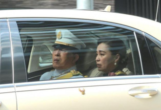 73岁泰王亲自接女儿遗体回宫，苏提达神情哀伤