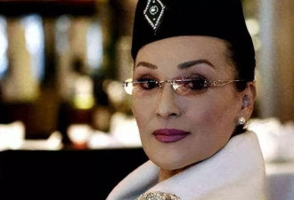 年轻时惊为天人，可现在77岁了还是单身一人