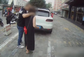 姐姐醉驾保时捷撞两车,火速逃离现场,还让弟弟顶包！
