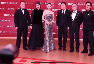 高圆圆红毯跟陈坤同框美爆了！曼妙身材性感撩人