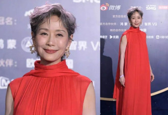 微博电影之夜女星生图：叶童梁洛施气质出众