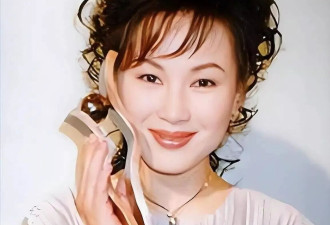 64岁陈秀雯:被前夫骗千万身家，如今沦落街头摆摊