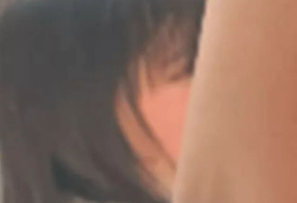 卢靖姗带娃迪士尼游玩，女儿像韩庚儿子像妈妈