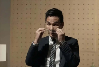 突发！香港知名演员自曝靠喝尿治疗抑郁症，婚后和妻子坚持丁克