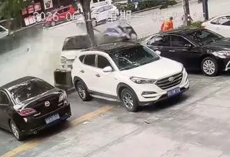 2名环卫工疑被撞身亡，目击者称车上有人喝了酒
