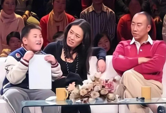 56岁贾妮近况曝光!与申军谊分手后嫁给谢晓辛,儿子成为她的骄傲