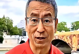 央视名嘴白岩松被病痛折磨 , 和妻子用纸条交流 , 如今已满头白发