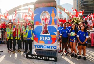 FIFA狂赚180亿！多伦多却要掏3.8亿，连办公桌都让纳税人买单