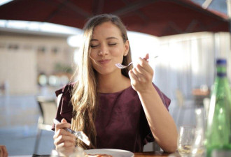 睡再多还是累？专家：3大饮食习惯有效改善疲劳