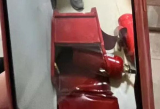 49岁女士坠入电梯井身亡，家属质疑保安违规打开电梯门