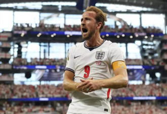 英格兰4-2克罗地亚：凯恩点射+头槌+读秒肉搏！