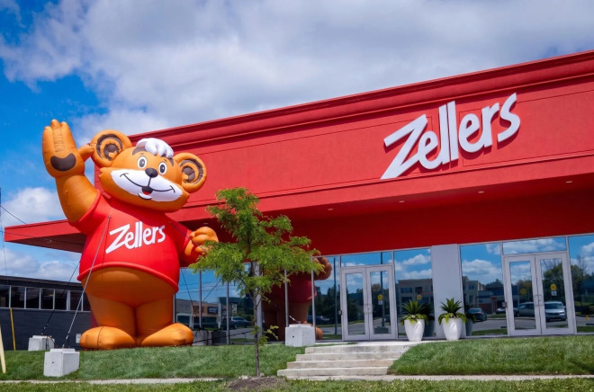 Zellers 充气熊