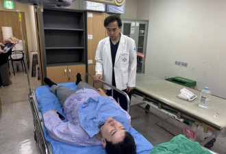 市长选举被泼饮料 摔成脑震荡 真相却令人震惊
