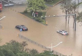 深圳发布红色暴雨警告 宣布停课 多航班延误