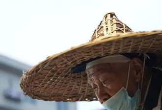 一个粽子只卖5毛钱 92岁“粽子爷爷”坚持快20年