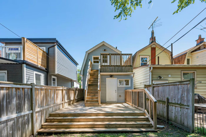 1292 Woodbine Avenue Toronto