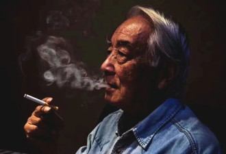 《乌苏里船歌》词作者胡小石逝世，享年86岁