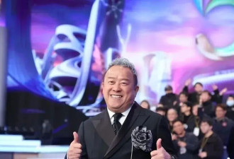 曾志伟佛山被偶遇，“红颜知己”默默陪伴，曾承诺照顾对方一生