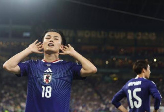 日本4:0大胜！ 中国球迷集体破防 央视峰值狂飙