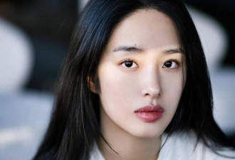 抢刘亦菲干爹10年后，她隐婚生子被嘲