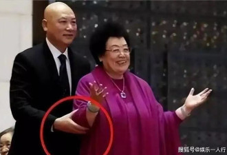 丧妻不到三月,74岁“唐僧"被拍与年轻女子同行