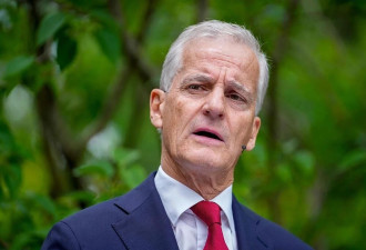 英国首相宣布辞职，欧美反应对比鲜明....
