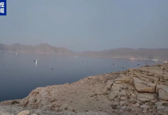 霍尔木兹海峡22日商船通行量达2月底以来峰值