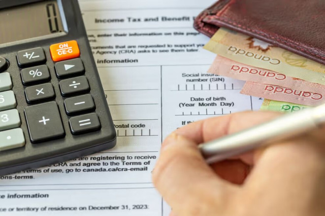 Canadian taxpayers paying up to $3.348 in interest on government debt