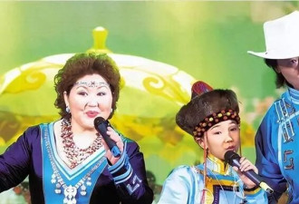 火爆一时的吉祥三宝，现父亲去世，女儿远嫁韩国，母亲是知名教授