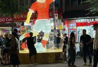这波赢球太顶了 温村球迷嗨炸街头