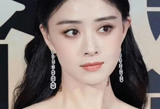 蒋欣近况曝光，生图下脸垮皮松皮肤白到发光，双腿瘦成皮包骨