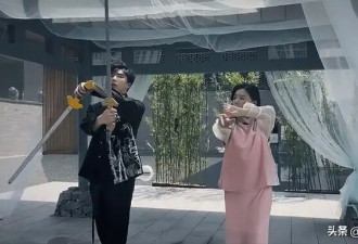 50岁龚琳娜现状：离婚后只身一人在云南