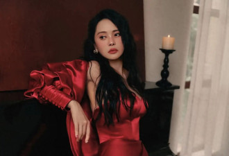 58岁伊能静公布最新写真，年近60的她无惧年龄变化，依然从容性感