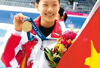 伏明霞：婚后与梁锦松闹过一次别扭，她为何....