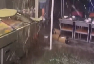 冰雹暴雨夜袭河北 街道变冰河 水深及膝 淹没车身