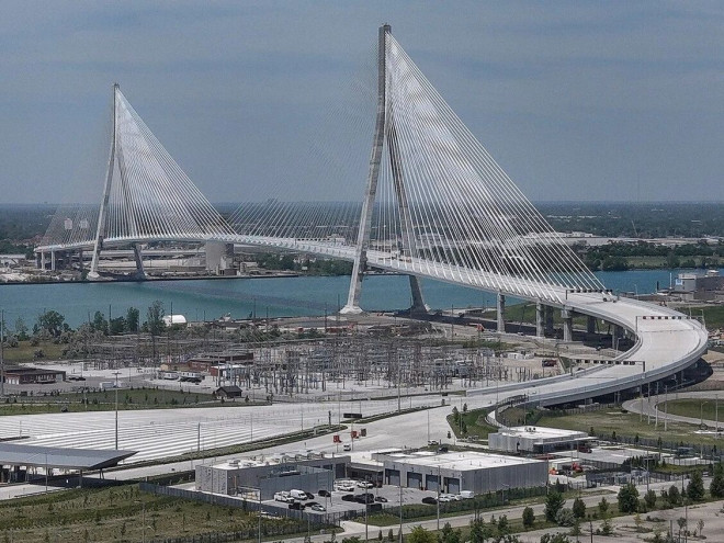 戈迪豪国际大桥 2026 年 6 月实景，摄于温莎。图：Dan Janisse / Windsor Star
