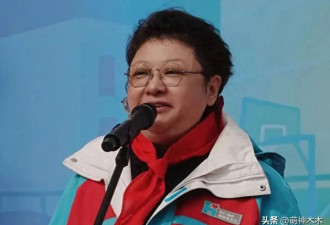 韩红越扒越有 开跑车用军牌 带明星去灾区疑作秀