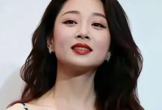 46岁殷桃出席某活动近照曝光，诠释真御姐身材，网友：珠圆玉润