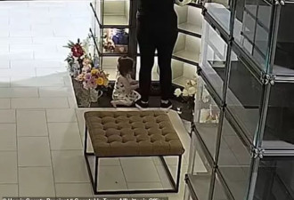 美国女子带幼女到殡仪馆行窃，偷逝者陪葬品引众怒