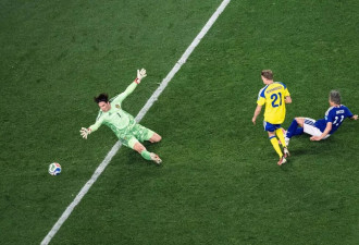 世界杯：日本1-1瑞典携手晋级！淘汰赛将战巴西