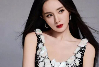 白玉兰生图：杨紫肩膀太壮了，杨幂一副哭丧脸