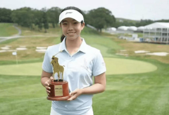 刘国梁双胞胎女儿: 老大被藤校争抢 老二活成普娃